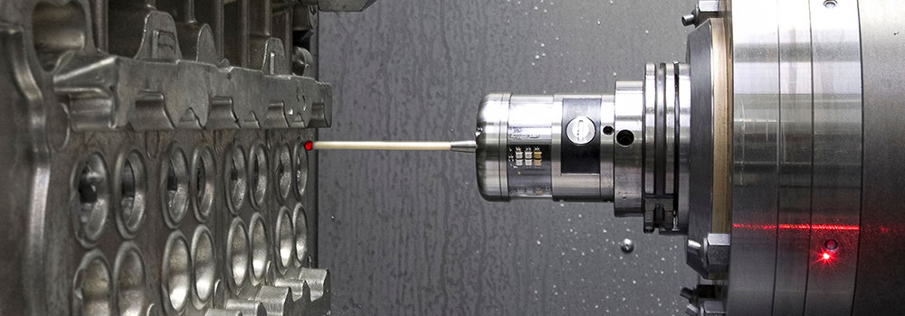 Apalpador com transmissão óptica OMP60 da Renishaw medindo as principais características do motor
